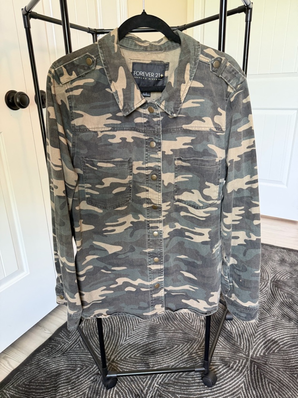 Forever 21 Camouflage Utility Jacket - Green & Tan